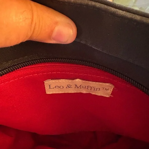 Embroidered Cat Design Black Tote Bag - Picture 4 of 16